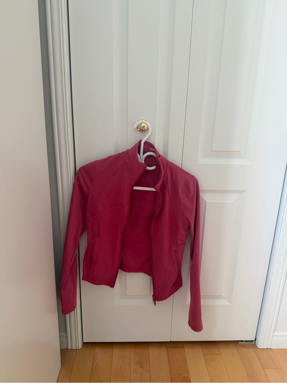 Women’s Long Sleeve Pink Zip-Up Active Jacket